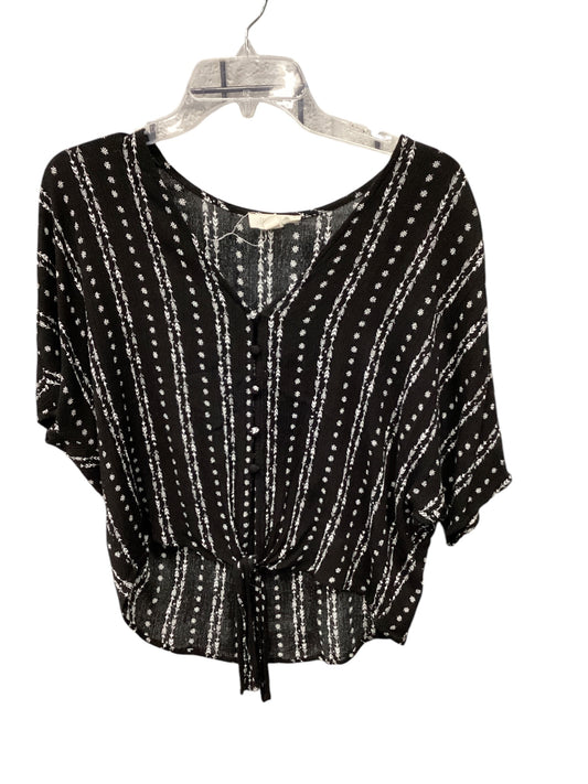 Top Short Sleeve By Fashion On Earth In Black & White, Size: L